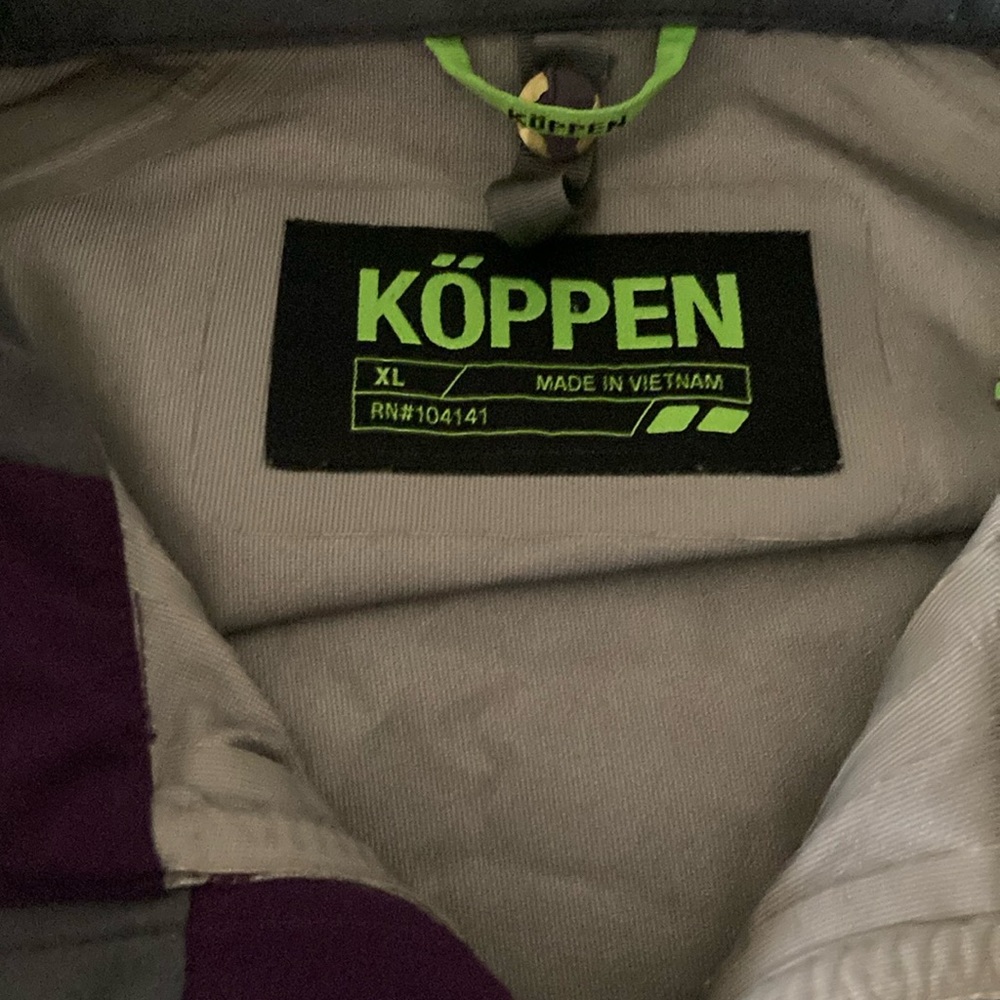Koppen brand rain jacket with detachable hood  Women’s size XL RN#104141